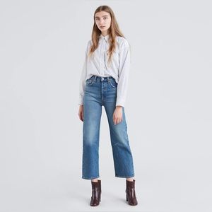 Levi’s High Rise Ribcage Straight Ankle Jeans w/ Raw Hem in Blue Jive Swing Wash